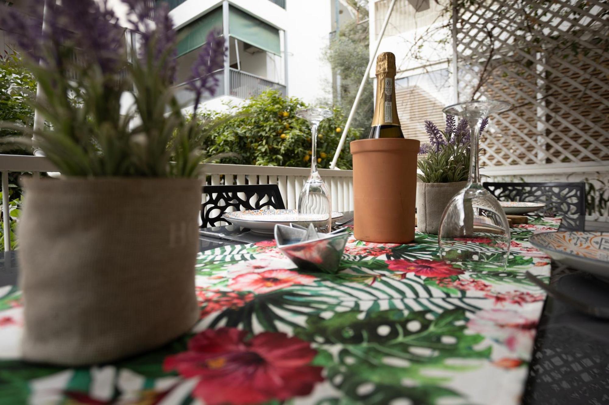 Tropicana Athens Luaran gambar